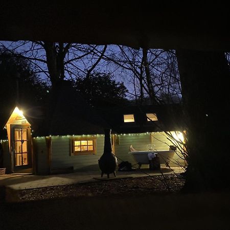 Cozy Carluke Lodge Retreat Exterior foto