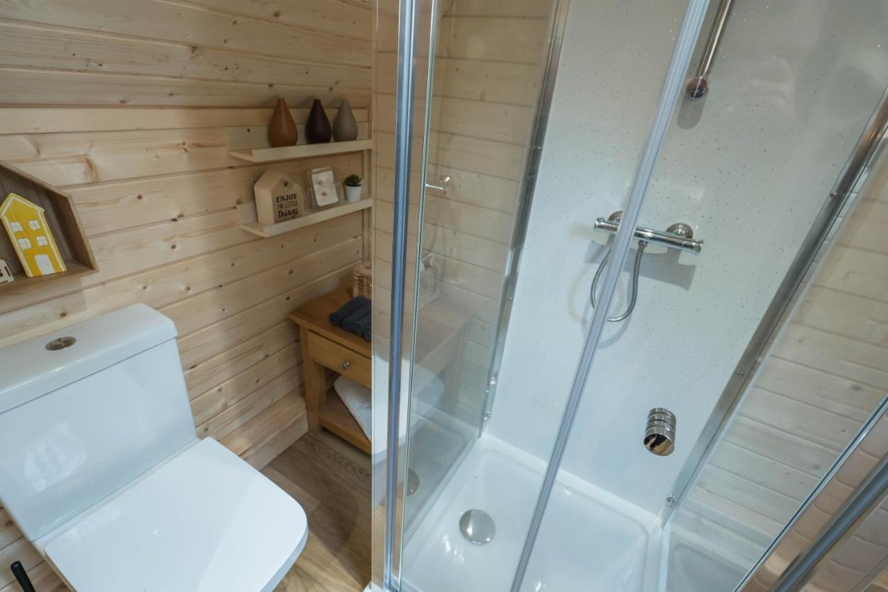 Cozy Carluke Lodge Retreat Exterior foto